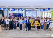 佛瑞亚上半年销售额同比微跌，下调全年预期