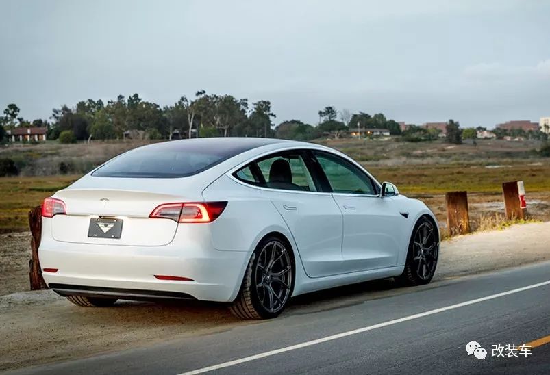 4月全球电动车销量：特斯拉Model 3跌至第7，沉睡的丰田要觉醒？