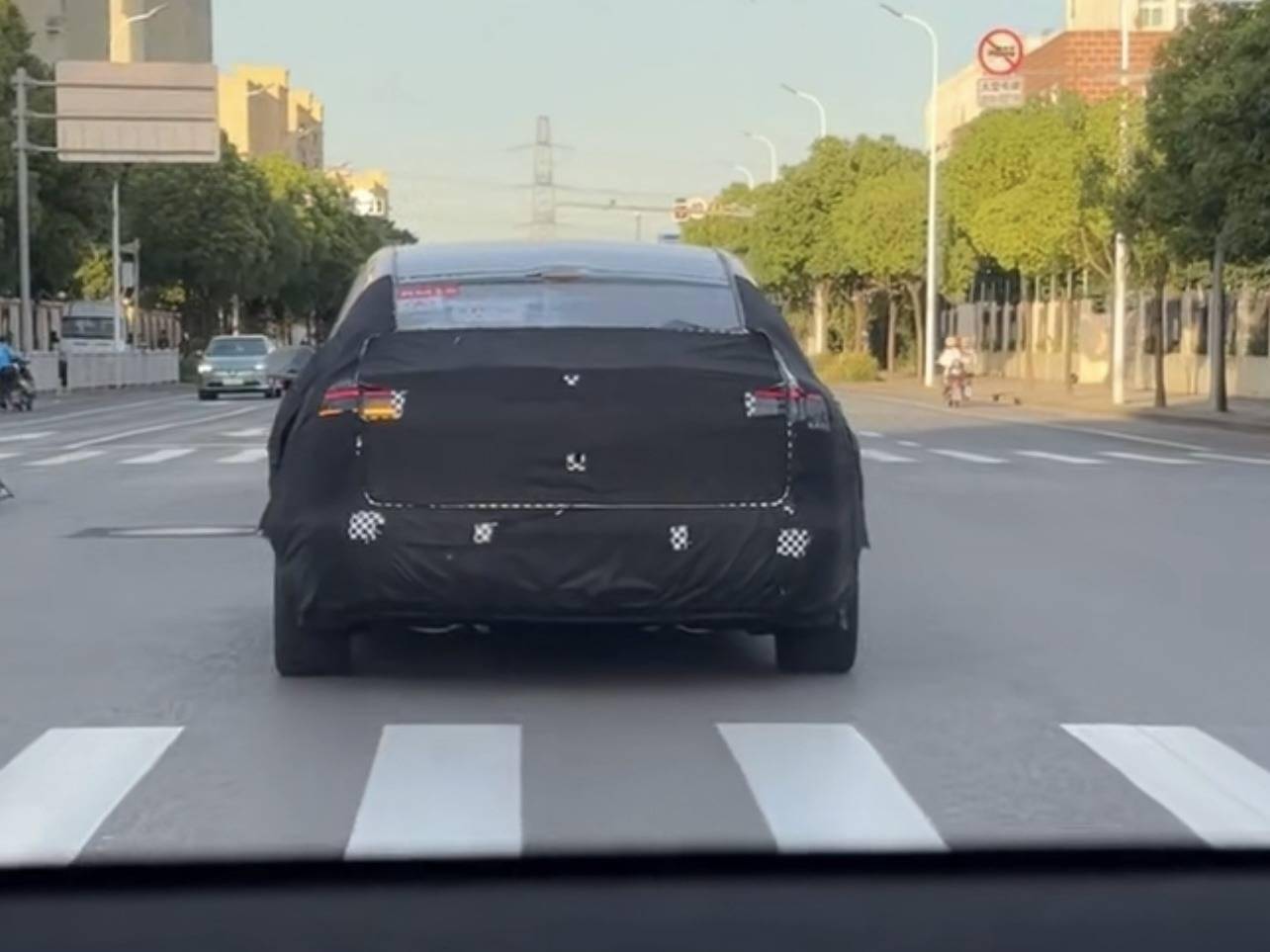对标迈巴赫,江淮与华为打造的旗舰轿车曝光