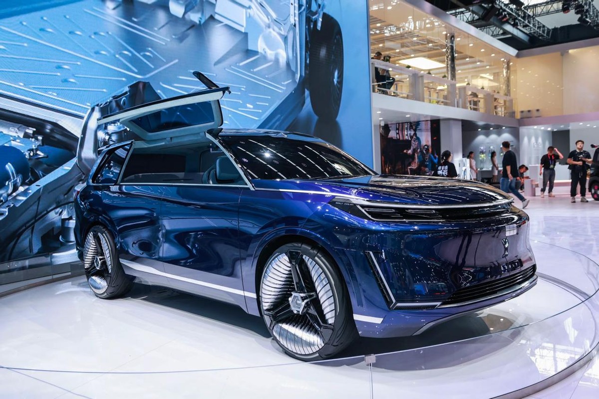 全新中型SUV 吉利银河星舰7正式申报