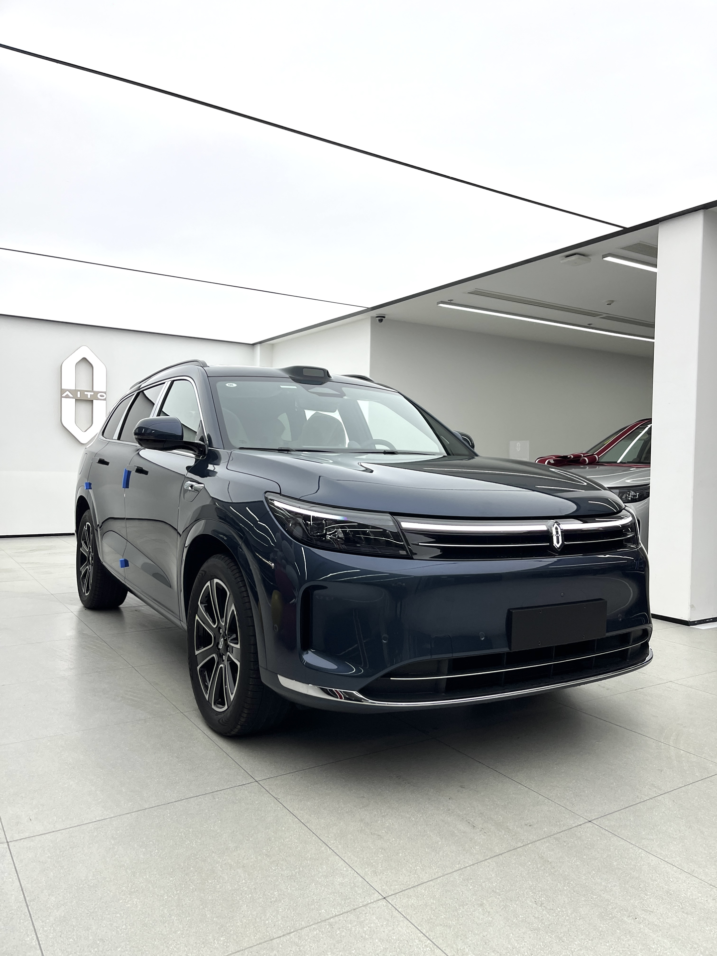 鸿蒙智行上新:问界新M7 Pro发布,智界R7迎首秀