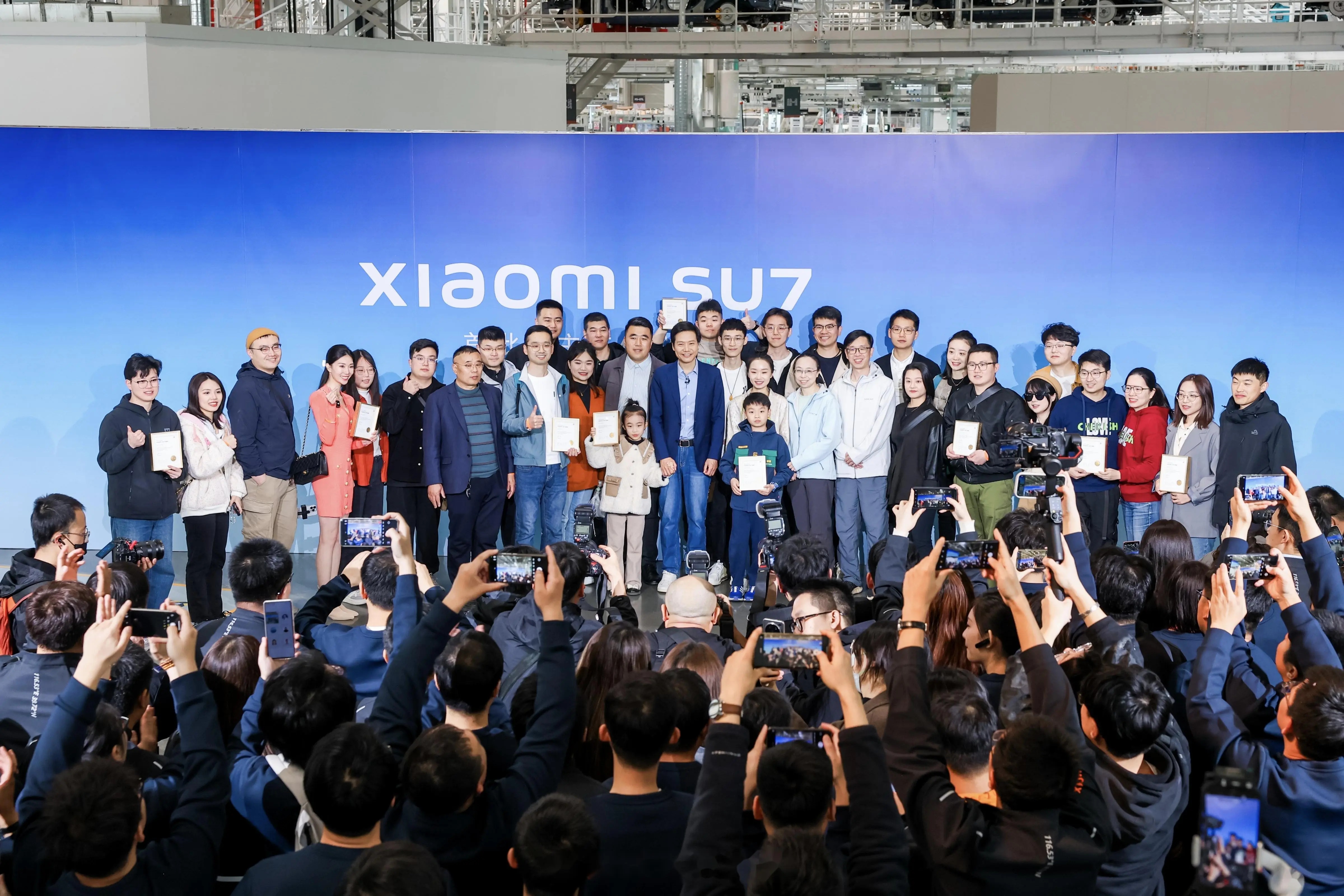 10月新能源车销量榜:吉利首破10万辆超越五菱,长安突破8万辆首超特斯拉