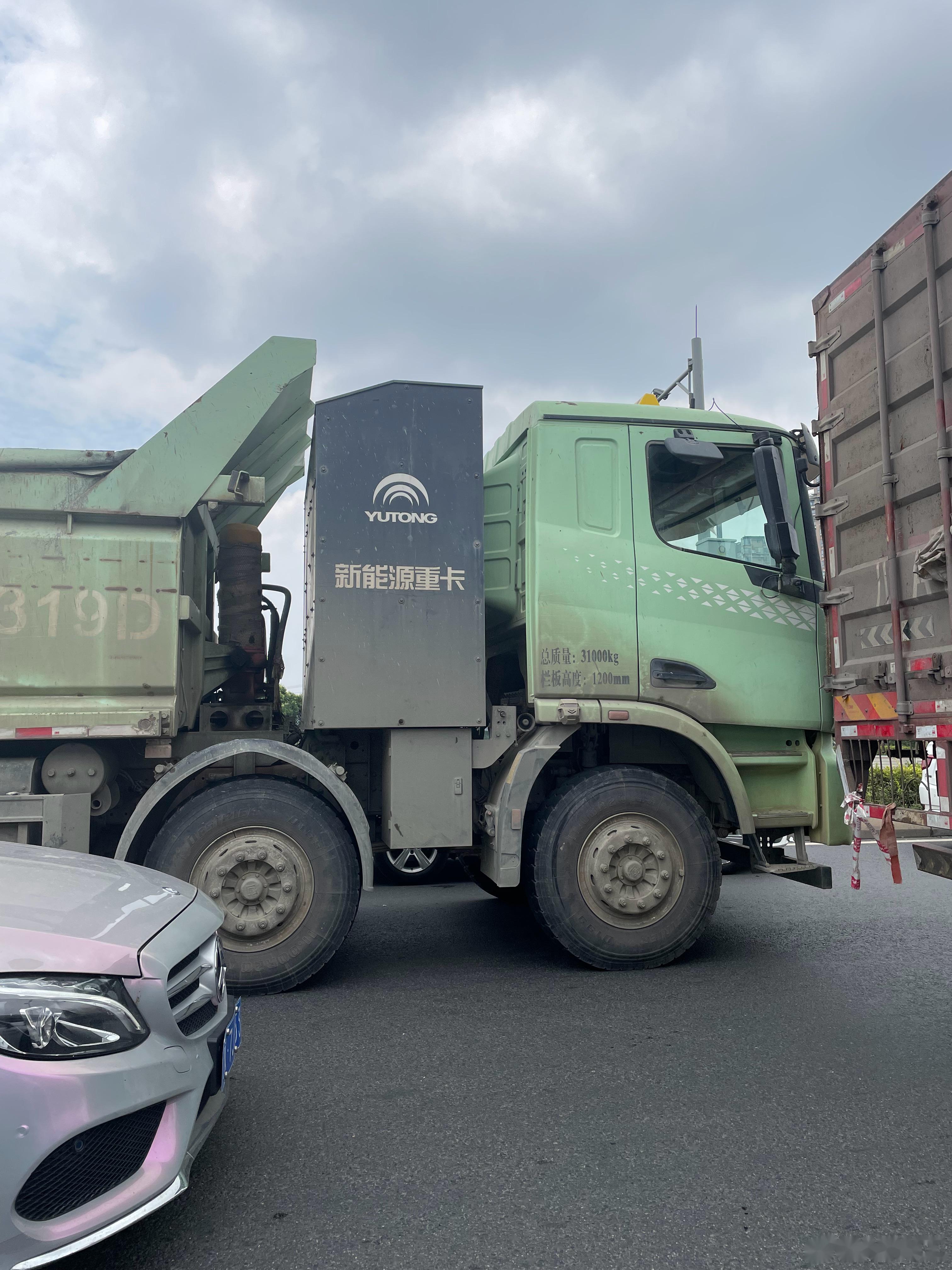 真涨价还是假涨价?新能源重卡车企在谋划什么