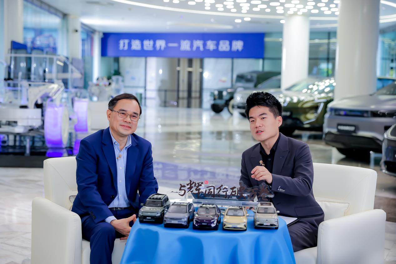 【盖世快讯】朱华荣回应长安东风重组;上海汽车置换补贴范围扩大至外牌旧车