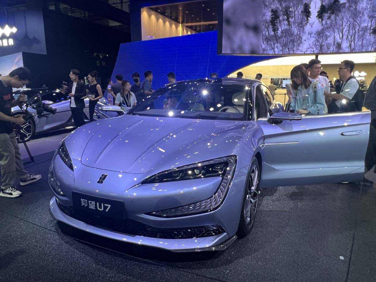 仰望U7：带来的是汽车行业又一场技术革命
