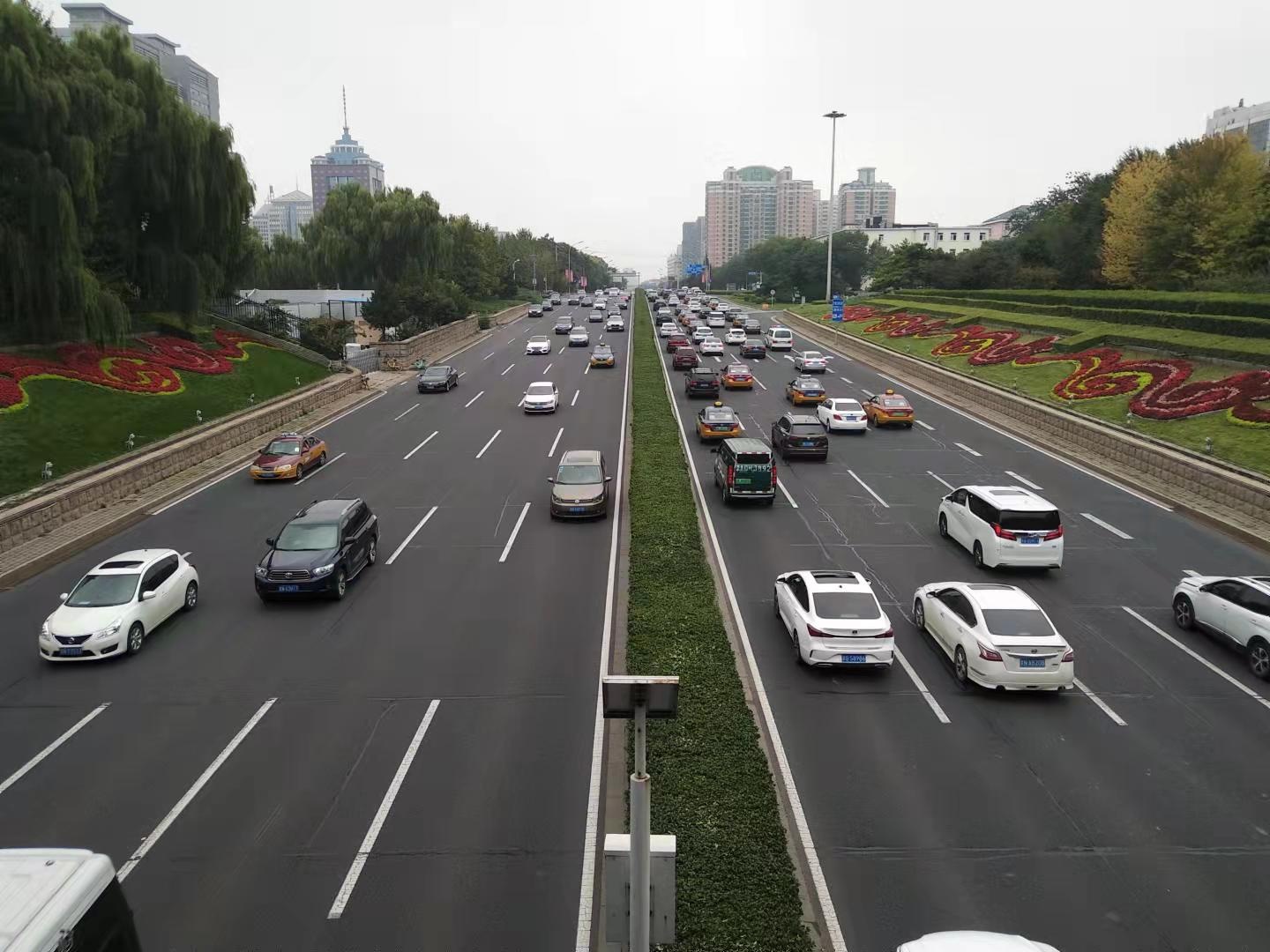 在中国,车企走出了“四条路”