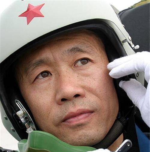 悬崖边的中国车企,何以救赎?